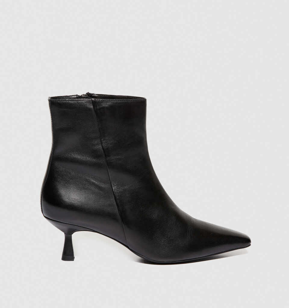 Leather ankle boots - women's boots and ankle boots - Black | Sisley image number 5